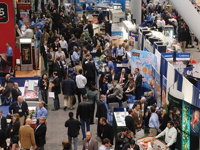 Bất chấp nguy cơ nợ nần phình to, nhiều ngân hàng trung ương vẫn chưa muốn hãm phanh cho vay