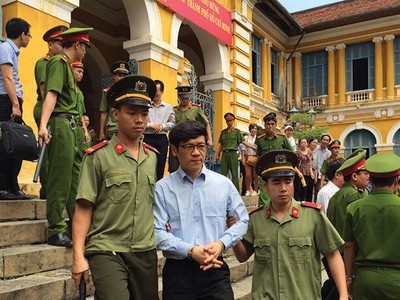 Theo bị cáo Thành Mai, việc gửi, vay lại, chuyển tiền cho bị cáo Danh trả nợ đã được thực hiện từ cuối năm 2012