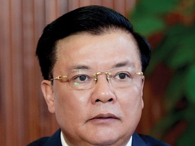 Bộ trưởng Bộ Tài chính Đinh Tiến Dũng