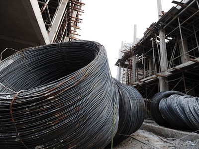 Tình tiết mới là các đương sự xuất trình hóa đơn, hợp đồng mua bán thép ngày 27/8/2010