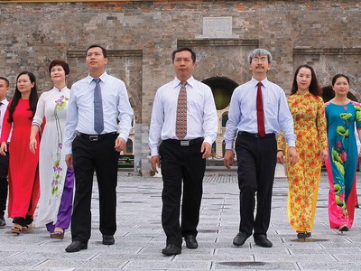 Kỷ niệm 25 năm ngày thành lập, toàn thể cán bộ, nhân viên Báo Đầu tư đoàn kết, sáng tạo, đổi mới để đưa Báo Đầu tư xứng đáng với sự tin yêu của độc giả