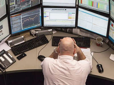 Các nhà đầu tư lớn đang bán ra trái phiếu chính phủ Mỹ