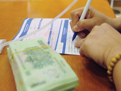 Tài khoản doanh nghiệp mất tiền, quy trách nhiệm ra sao?