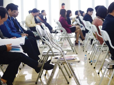 Dưới 100 cổ đông, rút công ty đại chúng có đúng luật?