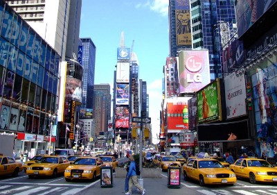 Con phố bán lẻ có giá thuê đắt nhất thế giới năm nay thuộc về Đại lộ số 5 (New York) với giá 32.000USD một m2 mỗi năm.