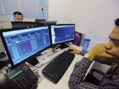 Hoạt động tăng vốn “ảo” thường khiến giá cổ phiếu tăng giảm bất thường