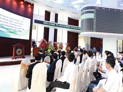 Niêm yết cổ phiếu: Bài toán chiến lược của các “đại gia”