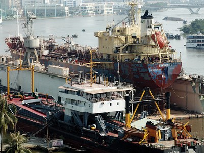 Với những tài sản bảo hiểm giá trị lớn, việc mở rộng điều khoản vượt giới hạn có thể khiến doanh nghiệp bảo hiểm thua lỗ nặng nề. Ảnh: Lê Toàn