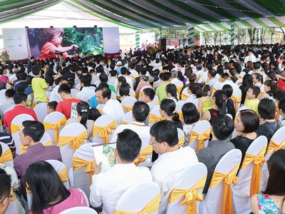 Đông đảo khách hàng quan tâm đến dự án Him Lam Phú Đông