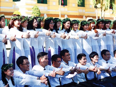 Niềm tin vào tương lai sẽ gắn kết những nghĩa vụ, hành động của từng người trong toàn xã hội, tạo nên một khối thống nhất.