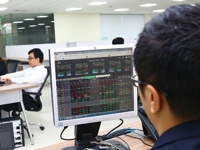 Điểm nhấn của thị trường chứng khoán năm 2017 sẽ là việc gia nhập thị trường của nhiều doanh nghiệp mới thông qua IPO, cổ phần hóa, thoái vốn nhà nước và lên giao dịch trên sàn