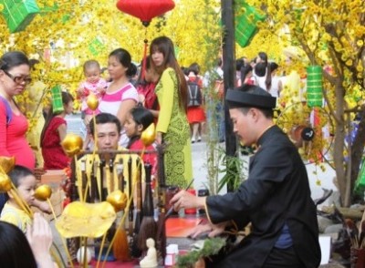 Phố ông đồ Sài Gòn đông khách ngày giáp Tết