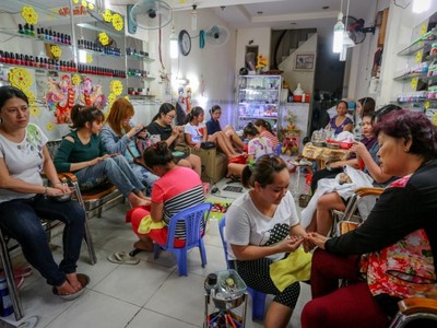 Người Sài Gòn đua nhau làm đẹp chơi Tết