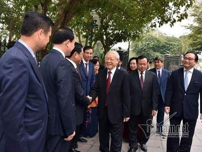  Tổng bí thư đến thăm và chúc Tết Thành uỷ Hà Nội. 