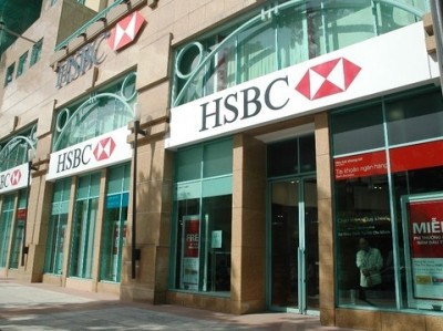 Ngân hàng HSBC bị khách hàng than phiền vì phí dịch vụ cao trong khi chất lượng không tương xứng