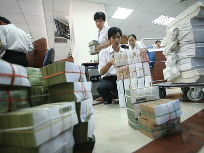 Để giao dịch ngân hàng hiện đại thay thế cách thức giao dịch truyền thống, cần một chặng đường dài