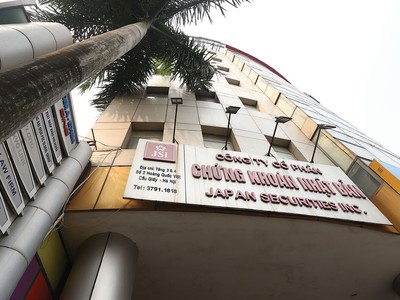 Công ty chứng khoán nhỏ: Thêm vốn khó “đổi vận“