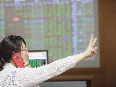 Năm ngoái, VN-Index tăng 4% trong tháng 5