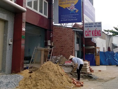 Giá cát tăng mạnh thời gian qua khiến nhiều nhà thầu như ngồi trên lửa - Ảnh: Việt Dũng