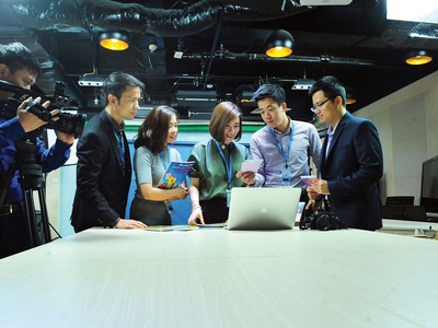 Nhân sự Khối Thương hiệu và Truyền thông năng động, sáng tạo, chuyên nghiệp. Ảnh: Tiến Lâm