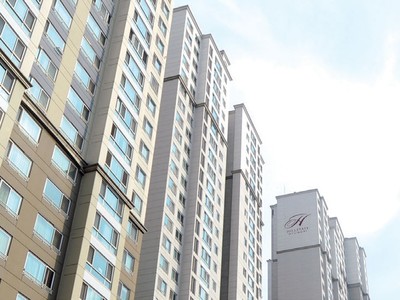 Trong vụ kiện đầu, Huyndai RNC Hà Tây đã thua kiện và phải nộp phạt hơn 5 tỷ đồng do chậm bàn giao nhà