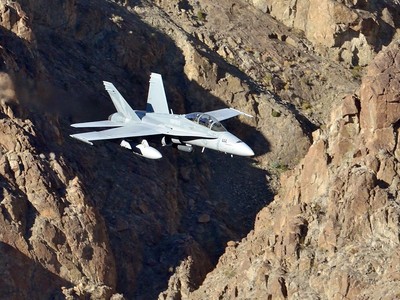 Hẻm Rainbow, nơi bạn sẽ được nhìn thấy hầu hết các loại máy bay phản lực trong kho vũ khí quân sự của Mỹ