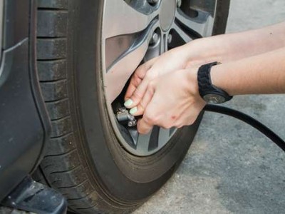 Có nên bơm lốp ô tô bằng khí Nitơ?