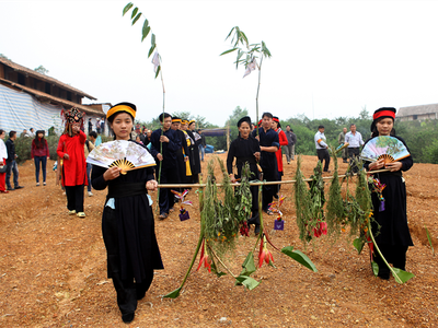 Lễ hội Nàng Hai của dân tộc Tày. Ảnh: Trịnh Văn Bộ/VNP/TTXVN