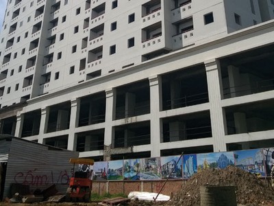 Dù đã hoàn thiện xong phần thô nhưng tới nay chung cư Gia Phú vẫn bị bỏ hoang