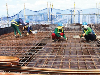 Nứt bê tông tường là hiện tượng xuất hiện tại nhiều công trình xây dựng. Ảnh: Lê Toàn