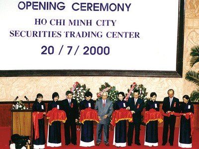 Thị trường chứng khoán tuổi 18: Những kỳ vọng lớn trên vai