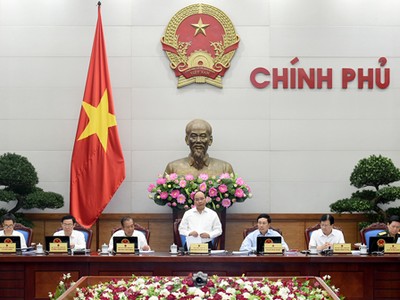Thủ tướng Nguyễn Xuân Phúc phát biểu mở đầu phiên họp Chính phủ thường kỳ tháng 7/2017 (Ảnh: VGP/Quang Hiếu)