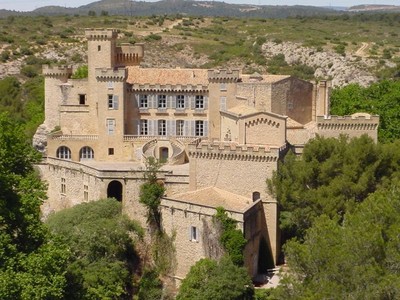 Lâu đài Château de La Barben ở Pháp được rao bán với giá 17 triệu USD 