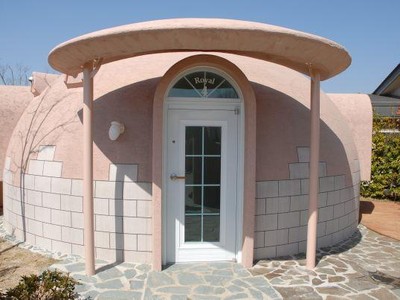 Ấn tượng với những ngôi nhà phong cách “Bảy viên ngọc rồng” được làm từ xốp