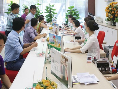Tín dụng dự báo tăng trưởng vượt 18%, triển vọng lợi nhuận của các ngân hàng thương mại tích cực