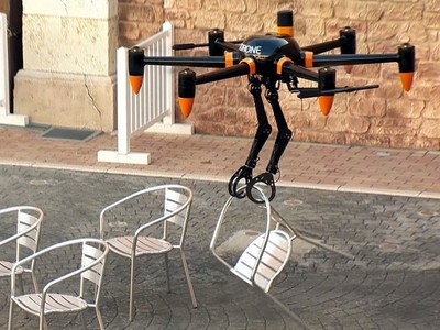 PD6B-AW-ARM, chiếc drone cỡ lớn có “móng vuốt” nâng được vật nặng 20kg 