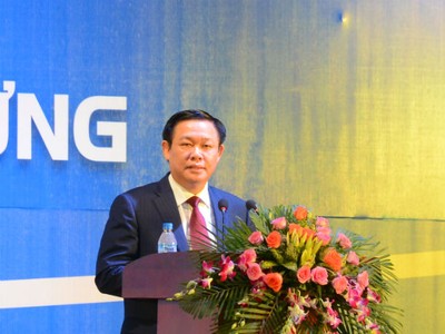 Phó Thủ tướng Vương Đình Huệ cho rằng vùng kinh tế động lực cần có cơ chế đi kèm, các địa phương miền Trung cần phối hợp Ban điều phối vùng nghiên cứu, đề xuất Chính phủ, Thủ tướng Chính phủ. Ảnh: Hà Minh