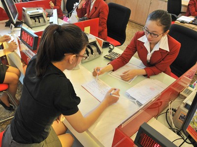 Tranh luận về đánh thuế lãi suất tiền gửi tiết kiệm