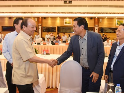 Thủ tướng tại buổi gặp gỡ lãnh đạo các tập đoàn kinh tế tư nhân
