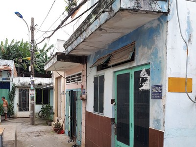 Khó có thể tìm được căn nhà có giá dưới 1 tỷ đồng ở TP.HCM hiện nay dù căn diện tích nhỏ nằm ở trong hẻm hẹp. Ảnh: Lê Thắng