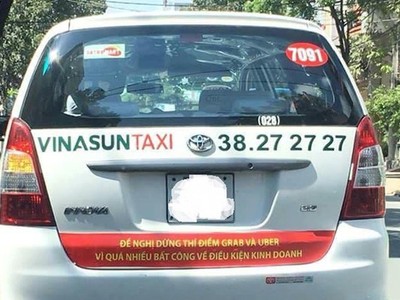 Việc phản đối Uber và Grab của các hãng taxi truyền thống là sai phương pháp (Ảnh minh hoạ)