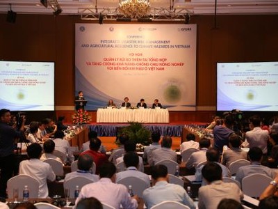  Phó thủ tướng Trịnh Đình Dũng cho biết, trung bình mỗi năm thiên tai làm chết và mất tích trên 300 người, thiệt hại về kinh tế từ 1-1,5% GDP (tương đương gần 1,3 tỷ USD).