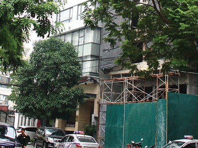 Công trình Dự án Khách sạn Sen được cấp phép 7 tầng 1 tum, nhưng đã xây lên thành 9 tầng. Ảnh: Nguyễn Thành