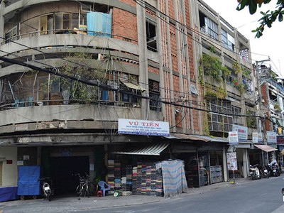 TP.HCM: “Xí phần” cải tạo chung cư cũ rồi để đấy