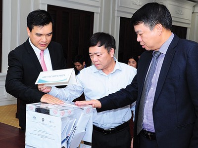 Số tiền thu về từ đợt bán đấu giá 48,3 triệu cổ phiếu VNM của SCIC vượt gần 2.000 tỷ đồng so với dự kiến ban đầu  