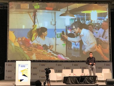 TS. Michael Gorriz, Giám đốc Công nghệ Thông tin Toàn cầu, Ngân hàng Standard Chartered trình bày tại SFF 2017.