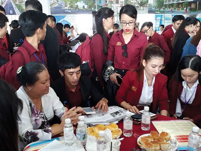 Một trong các buổi mở bán đất nền Long Thành của Alibaba