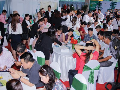 Bất động sản không thể thiếu các nhà đầu tư thứ cấp nhưng cần cảnh giác với hiện tượng lũng đoạn thị trường. Ảnh: Việt Dương