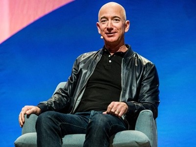 Jeff Bezos trở thành người giàu nhất thế giới từ tháng trước. Ảnh: AP