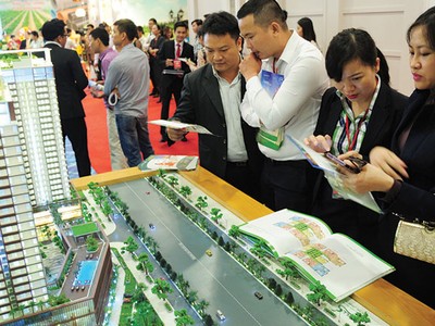 Áp lực doanh số cuối năm đè nặng lên vai nhiều nhân viên môi giới. Ảnh: Dũng Minh 